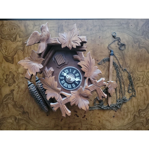 Vintage German Style 21 Day Cuckoo Clock w/ Pendulum 