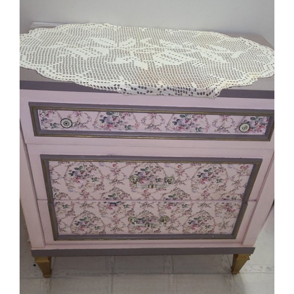 3 Drawer Decorative Floral Finish Painted Wooden Dresser 30 W, 17 D, 31 T