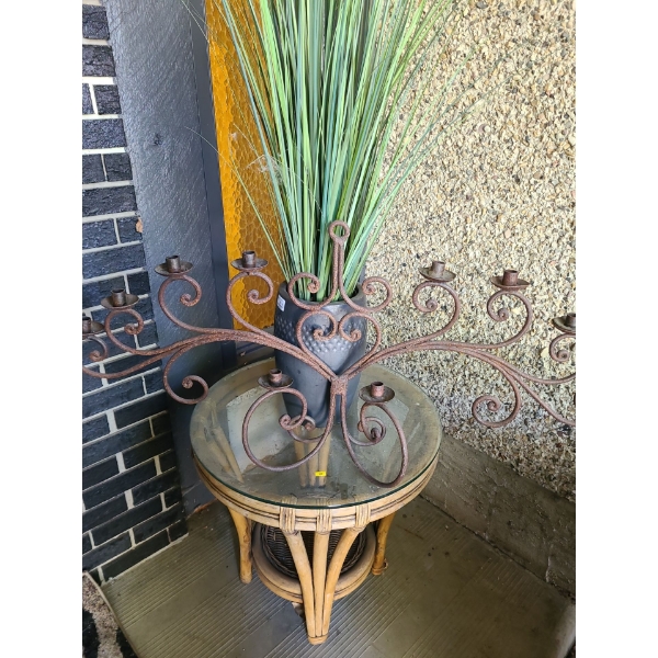Garden decor Including Table (23W, 23T) Plus Vase and More! 