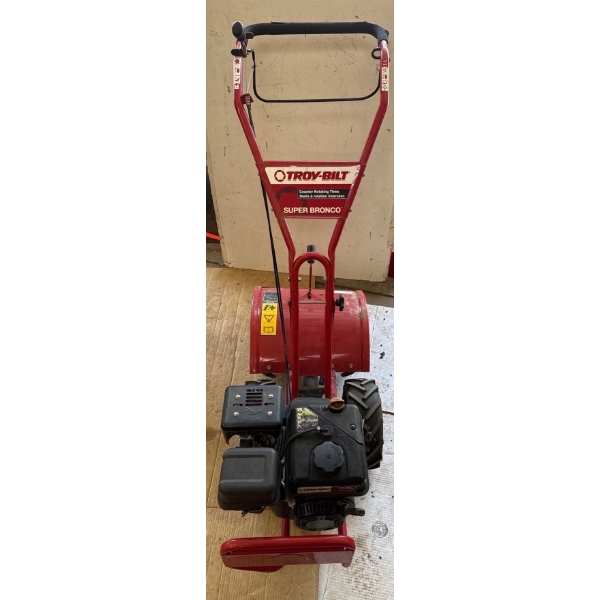 Troy Bilt Super Bronco Counter Rotating Tines Model No. 21A-65M8563