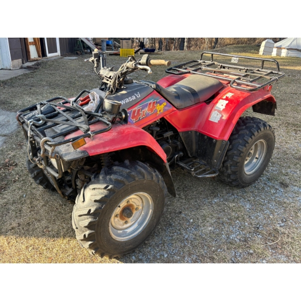 1995 300cv Kawasaki quad 4 x 4 BAYOU Includes front plough great running condition also includes sma