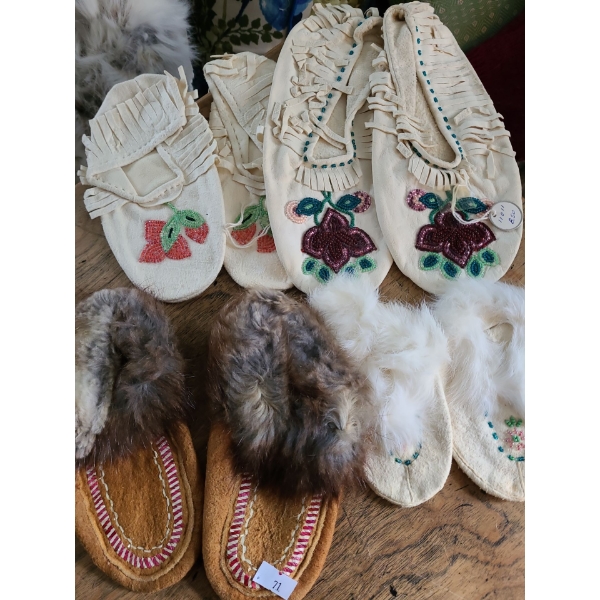 Moccasins with Beading and Fur Trim X4 Pairs, Largest 10 L White, Others Smaller 