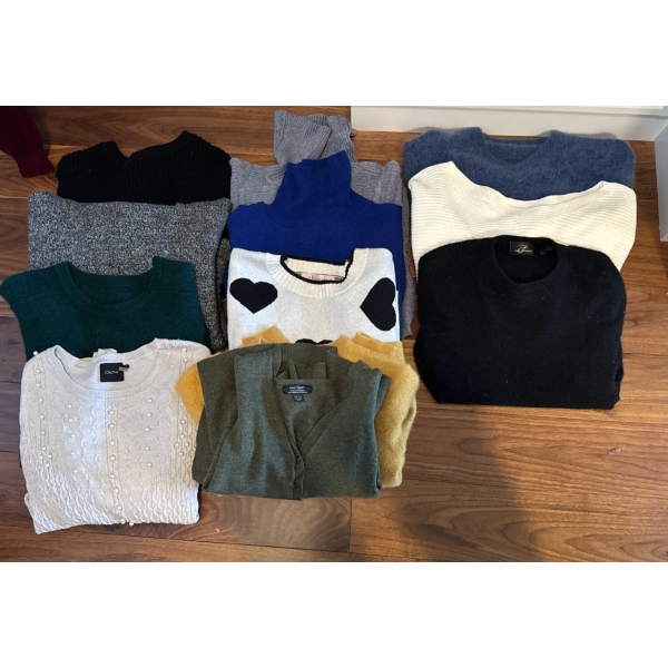 Ladies Long Sleeved Tops & Sweaters Size M