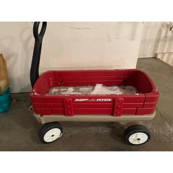 Rado Flyer Plastic Garden Wagon