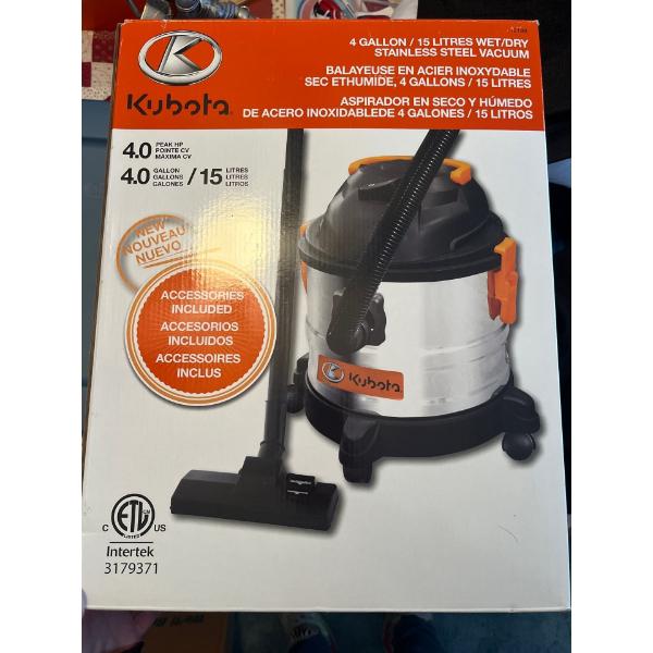  Kubota 4 gallon/15 L shop vac in original box like new