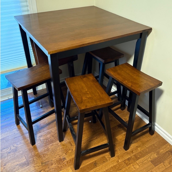 Dining Table w/ 4 Matching Stools - 35W, 35D, 37T 