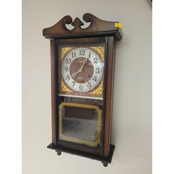 Antique Centurion 35 day clock, key included - 12W, 24T, 5D (some damage)