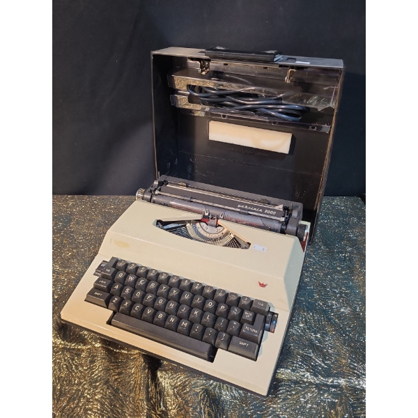 Gabriele 2000 Electric Typewriter w/ Case 