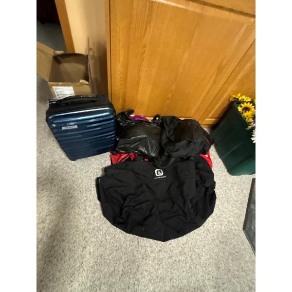 New Samsonite Carry On Suit Case & Selection Of Travel Bags 