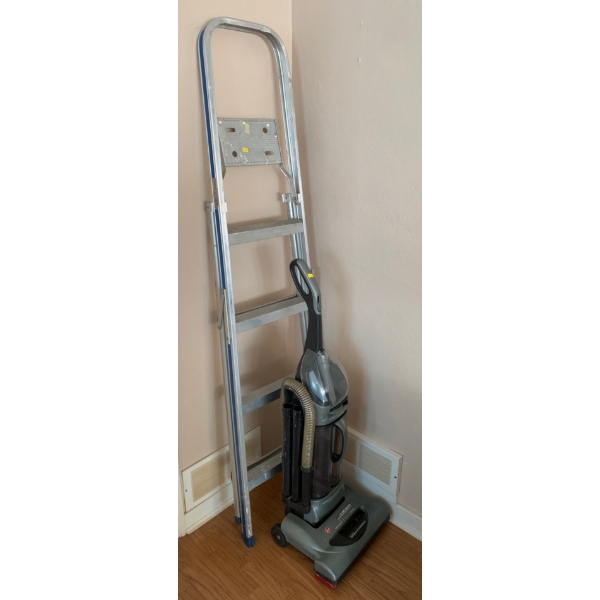 Wind tunnel Vacuum and Stepstool (72T)