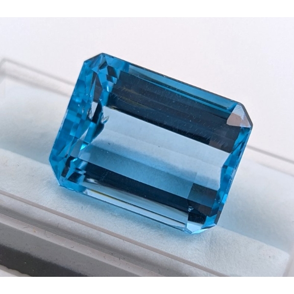 43.29 ct Certified Royal Blue Topaz gemstone ($12,121 Appraisal)