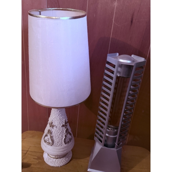 Decorative Table Lamp and Modern Metal Tower Light