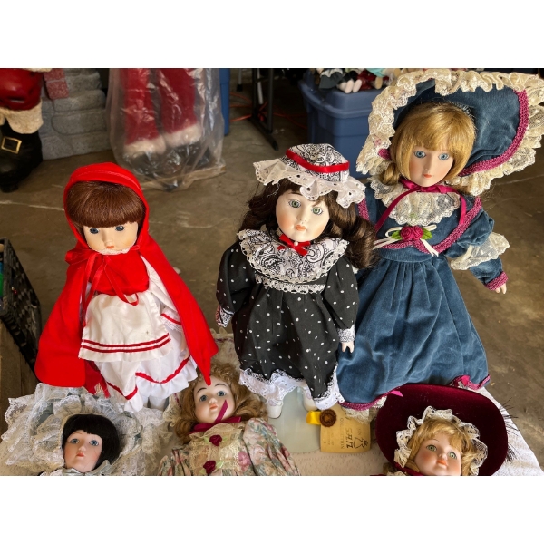  collection of musical dolls 6 in total