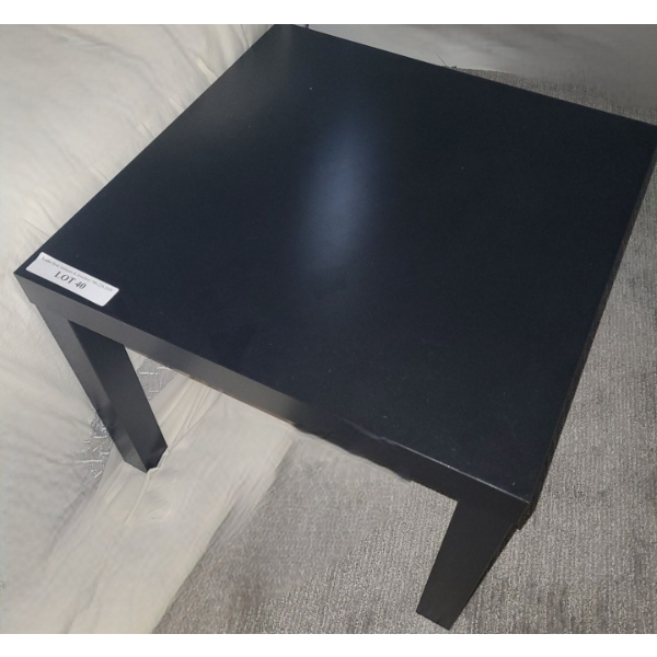 Pair of Black Side Tables 21.5 w, 18 h, 21.5 d 