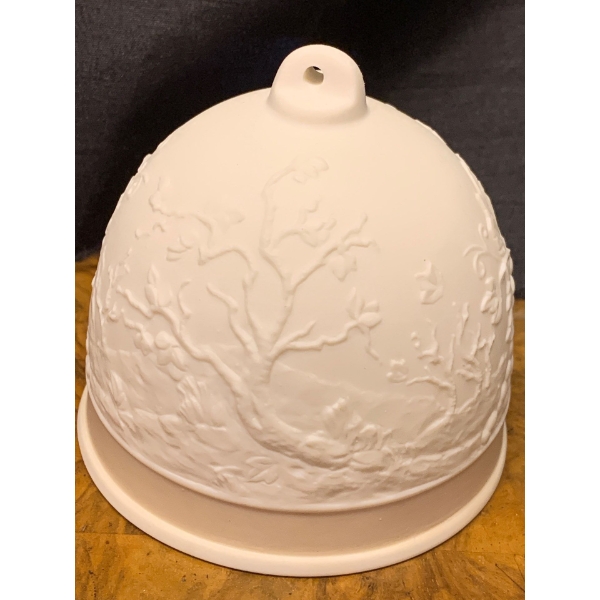 LLADRO Porcelain 'Fall Bell' 3T