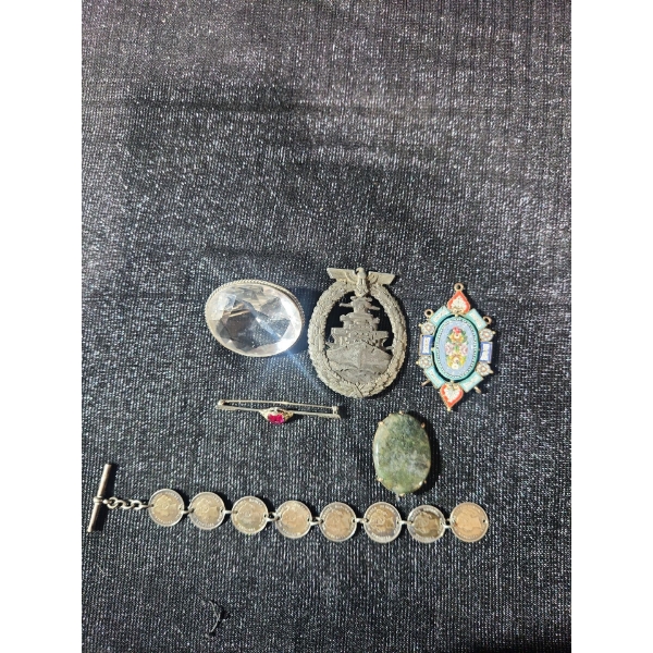 Treasure Case of Brooches