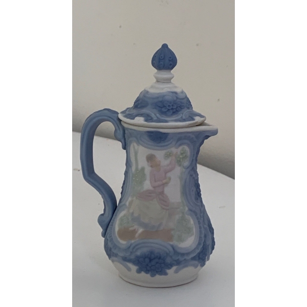 LLADRO Spain Porcelain Decorative Pitcher - 5T 