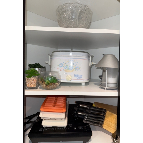 Rivel Crock-Pot w/ Knife Block & Home Decor