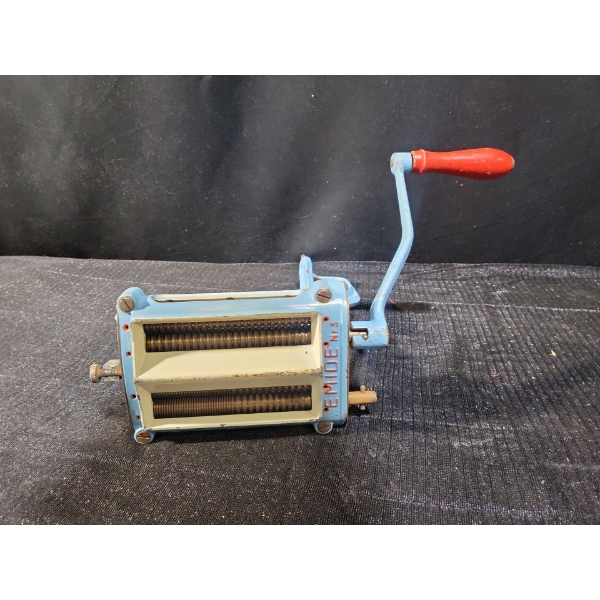 Vintage, Hand-Cranked Pasta Maker