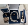 Image 4 : Camrose & Kross Jewelry Set with Necklace, Earrings, Ring, and Watch in Velvet Boxes