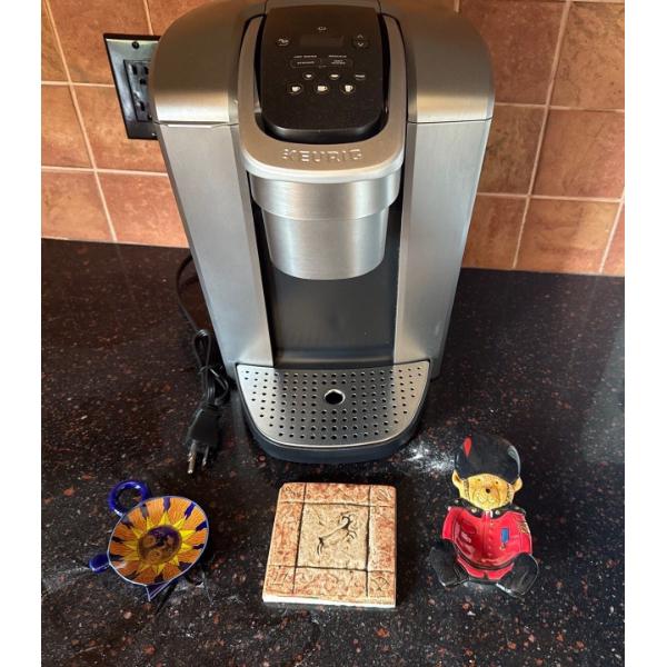 Keurig Coffee Maker w/ Adorable Small Kitchen Decor 