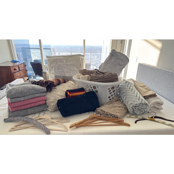 Luxury Linen Collection - Queen Calvin Klein Duvet Blackout Blinds Wool Blanket New Towels Faux Fur