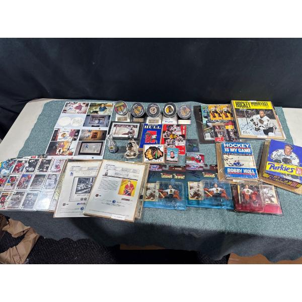 Signed Chicago Blackhawks Collectables: Figures, Magazines, Pucks