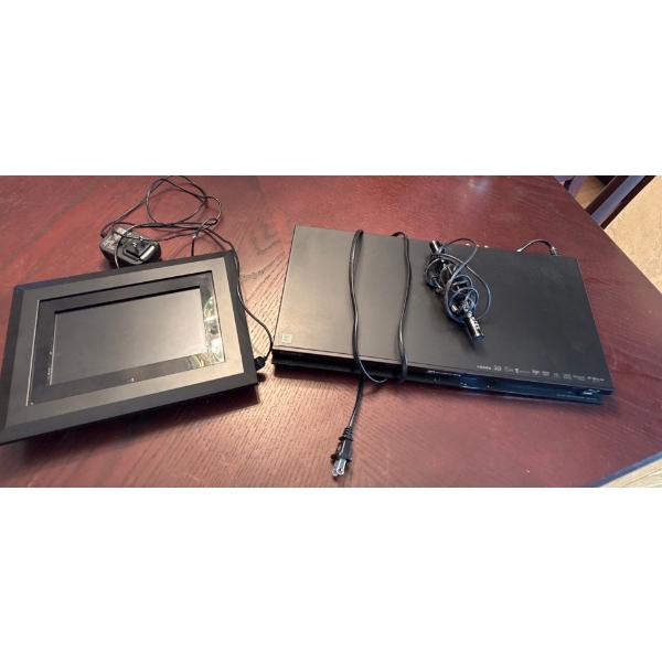 Kodak Digital Frame Easy Share SV811 w/ Sony Blu-Ray DVD Player Model No. BDP-S470 