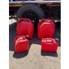 Image 1 : Gas cans