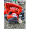 Image 2 : Husqvarna 125B 28cc 2-Cycle Handheld Gas Leaf Blower. Brand new condition 
