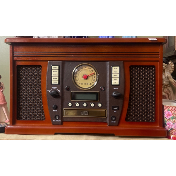 Victerola Record, CD Radio Player VTA-7508 20L x 13D x 12H