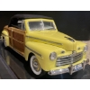 Image 1 : 1946 Ford Sportsman 1:18 Scale 