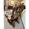 Image 3 : Dutailier Easy glide chair with Stool Beautiful solid and sturdy  Oak frame Fabric amazing condition