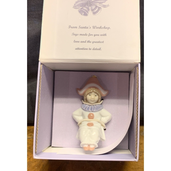 LLADRO Porcelain 'Little Harlequin' - 4L