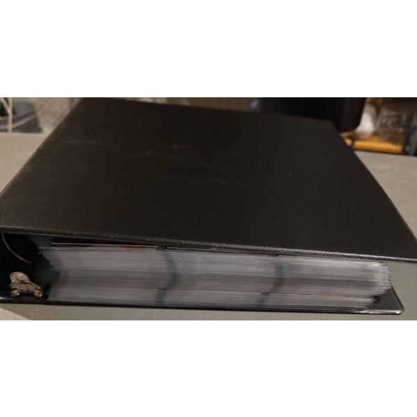 2015-2016 Upper Deck Series Binder Full Of Hockey Cards