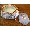 Image 3 : Winding Music Box Duo w/ Goebel Hummel Figurines 7T