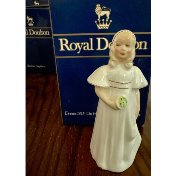 Royal Daulton - Bridesmaid Figurine 5T - Peggy Davies 