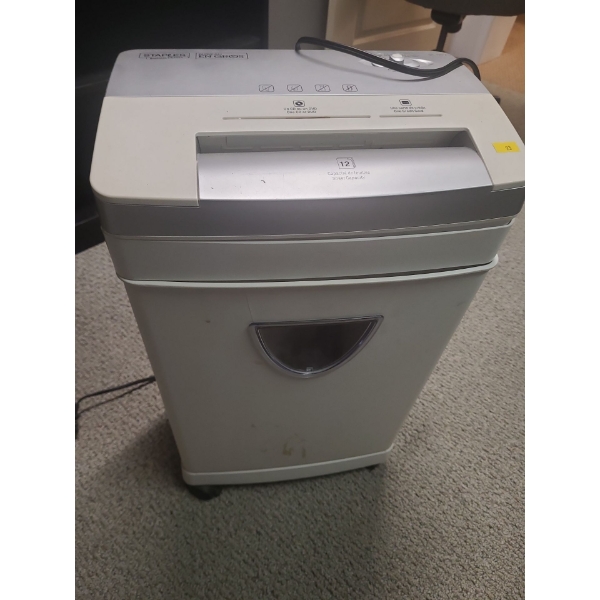 Staples Paper Shredder (12 Sheet Capacity)
