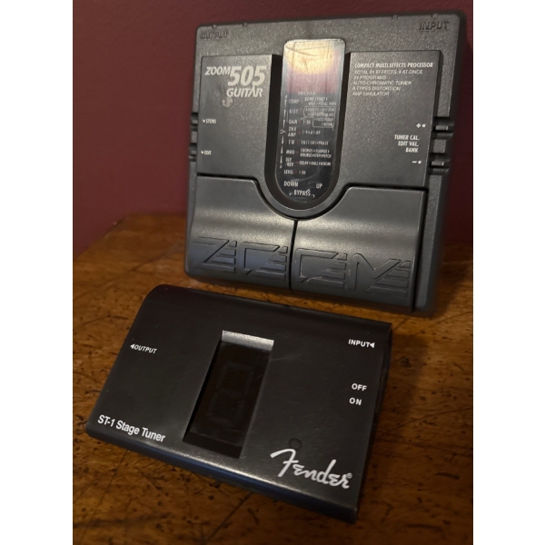 Zoom 505 Guitar Compact Multi Effects Processor & Fender ST-1 Stage Tuner