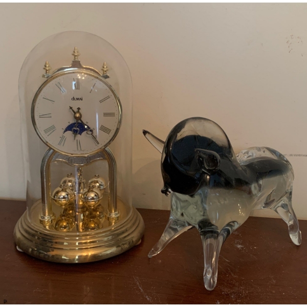 Dumai Anniversary Clock 9T w/ Crystal Bull