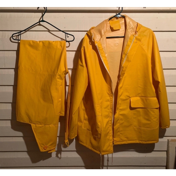 Rain Jacket and Pants Size L, Plus 2 Boxes of Hangers 