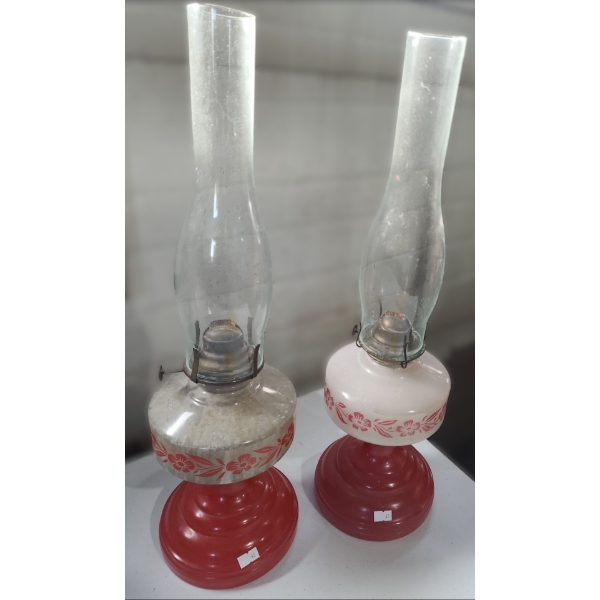 Pair of Vintage Glass Oil Lamps w/ Red Bases 6.5 W, 21 T 