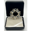 Image 2 : Vintage clear crystal and gold tone wreath brooch pin