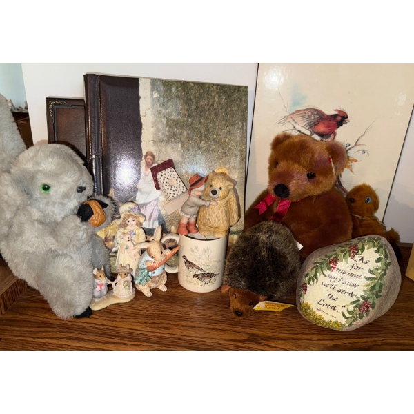 Stuffies Figurines Home Decor & more 8T