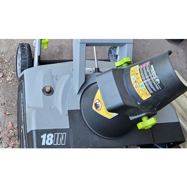 Earthwise 18" Electric Snowthrower Model SN71018