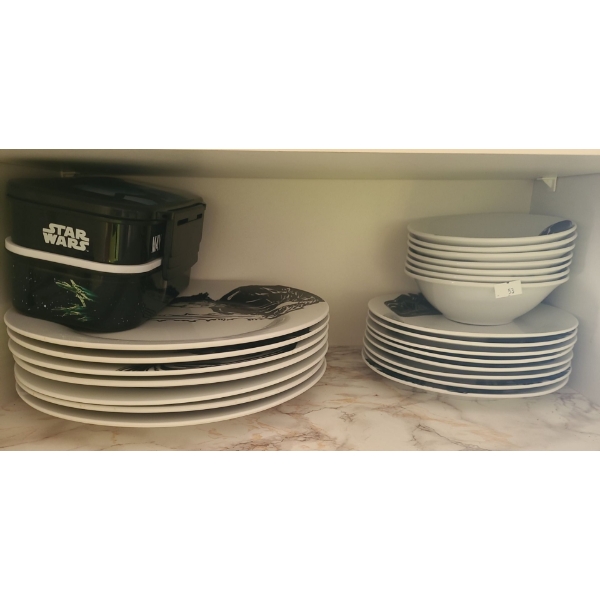 Star Wars Dinnerware Featuring Luke Skywalker and Darth Vader