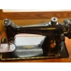 Image 6 : antique electric singer, sewing machine in great condition with a number of accessories and sewing t