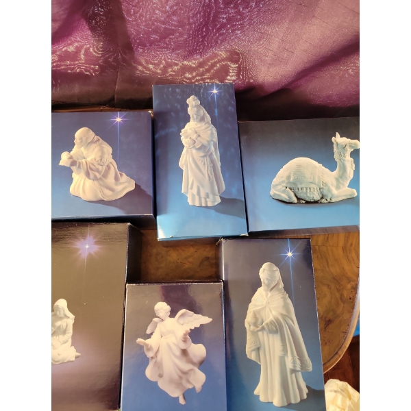 Porcelain Nativity Set 14 Individually Boxed Unopened Pieces 