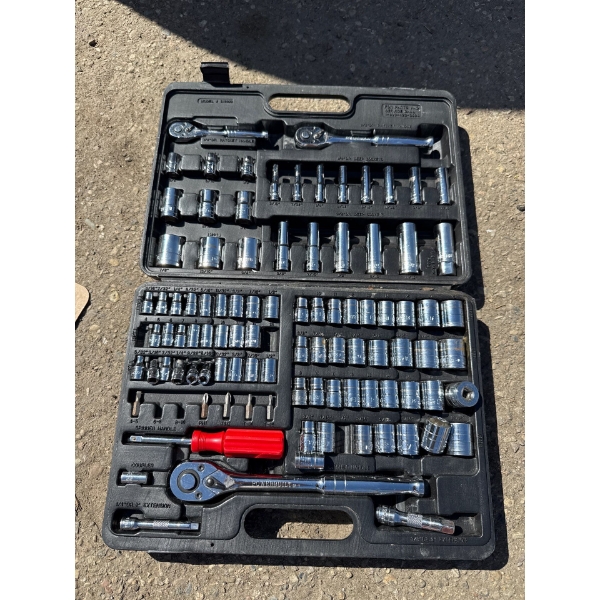  Socket set