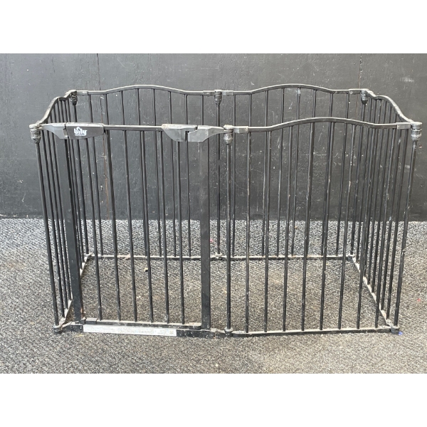 Pet or Child Enclosure 47"X30"x24"